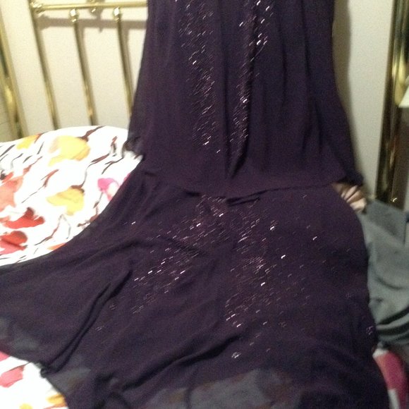 Formal dress - Picture 5 of 8